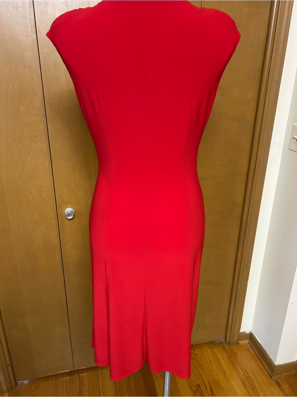 Cap-Sleeve Red Ruched Wrap Midi Dress with Cascade Ruffle - Picture 4 of 5